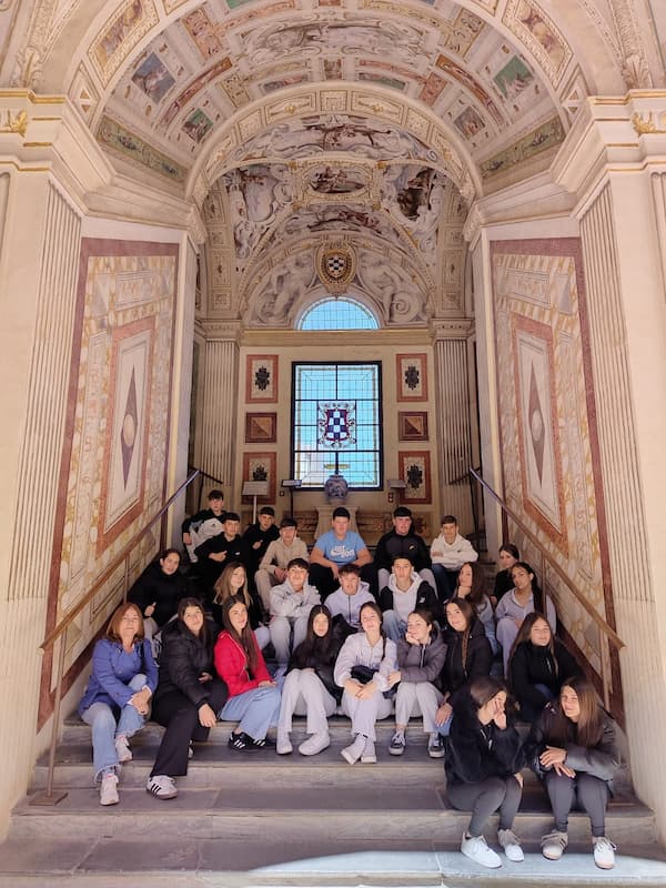 Alumnado en el Viaje al Siglo de Oro -Iglesia Almagro 3 eso