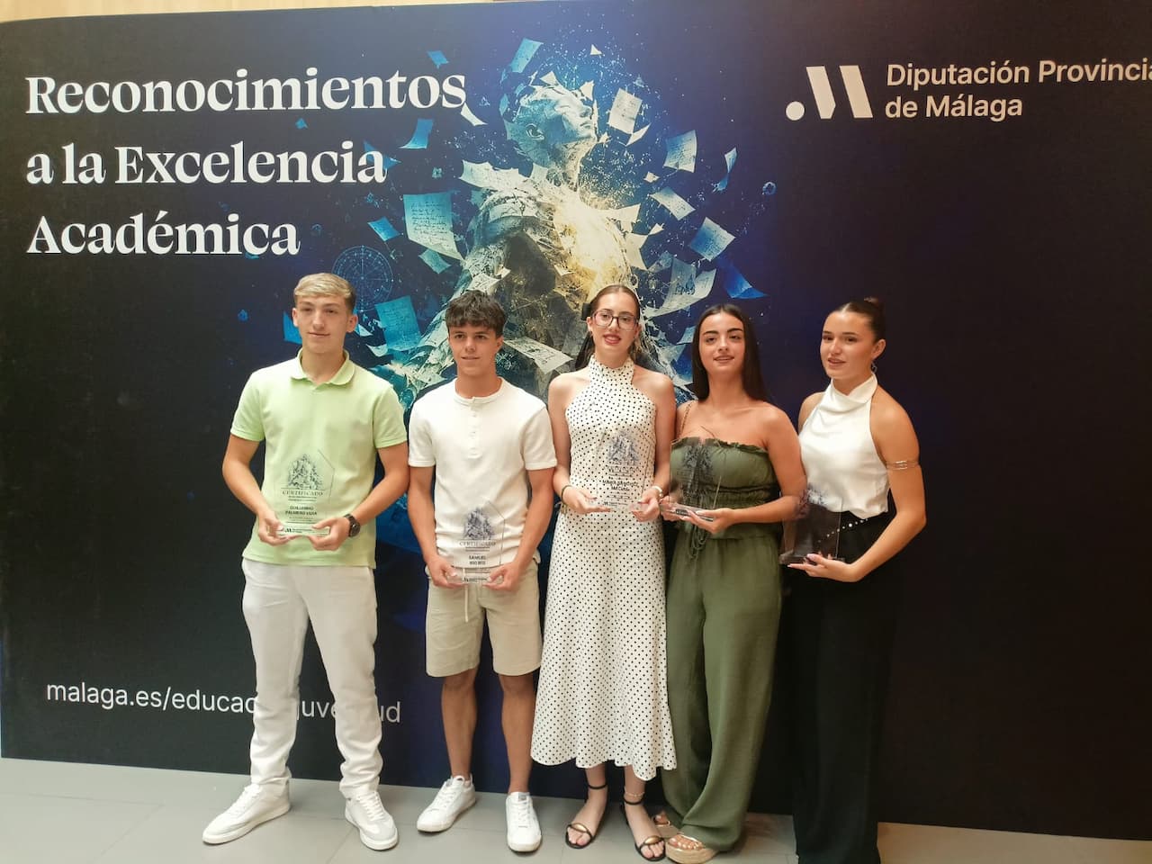 Alumnado del IES Alfaguara en el reconocimientos a la excelencia académica